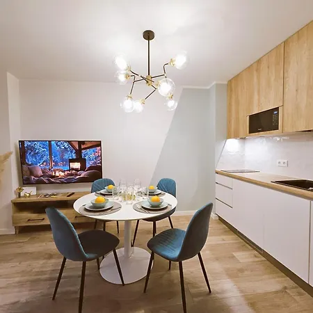 Old Town Serenity Breeze Prime Location *