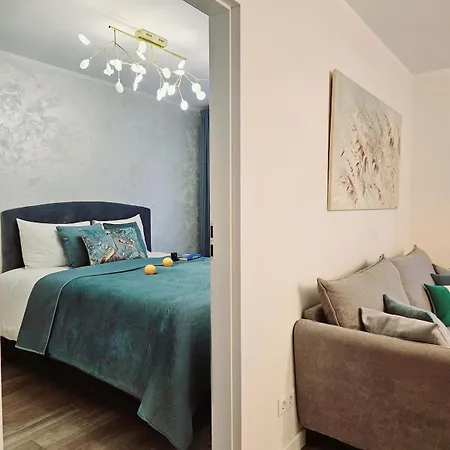 Old Town Serenity Breeze Prime Location *